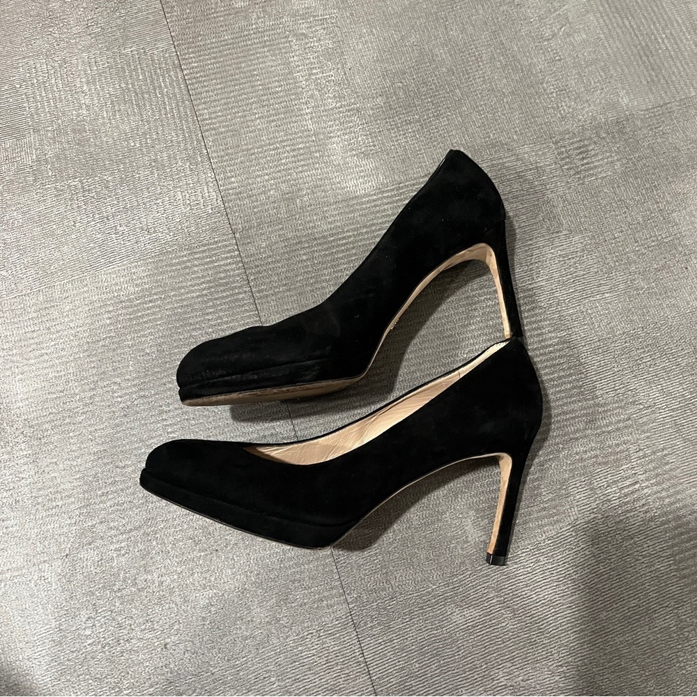 Stuart Weitzman Black Suede Women's Round Toe Heels 5.5‎